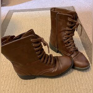 Arizona Jeans Co. | Brown Combat Boots | Size 8 | Women’s